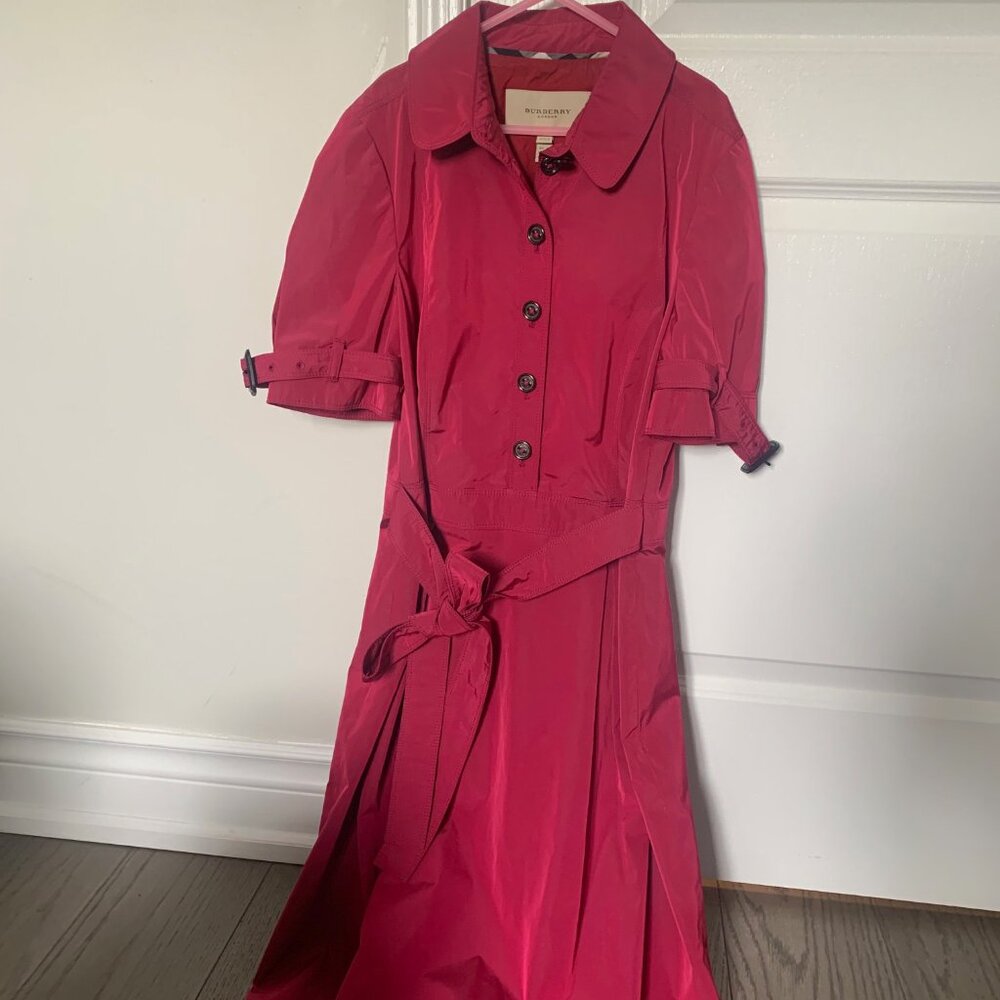 BURBERRY TRENCH COAT BURGUNDY (size: 6)